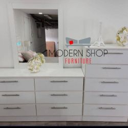 DRESSER WITH MIRROR AND CHEST 