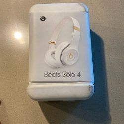 Beats Solo 4 (new) 
