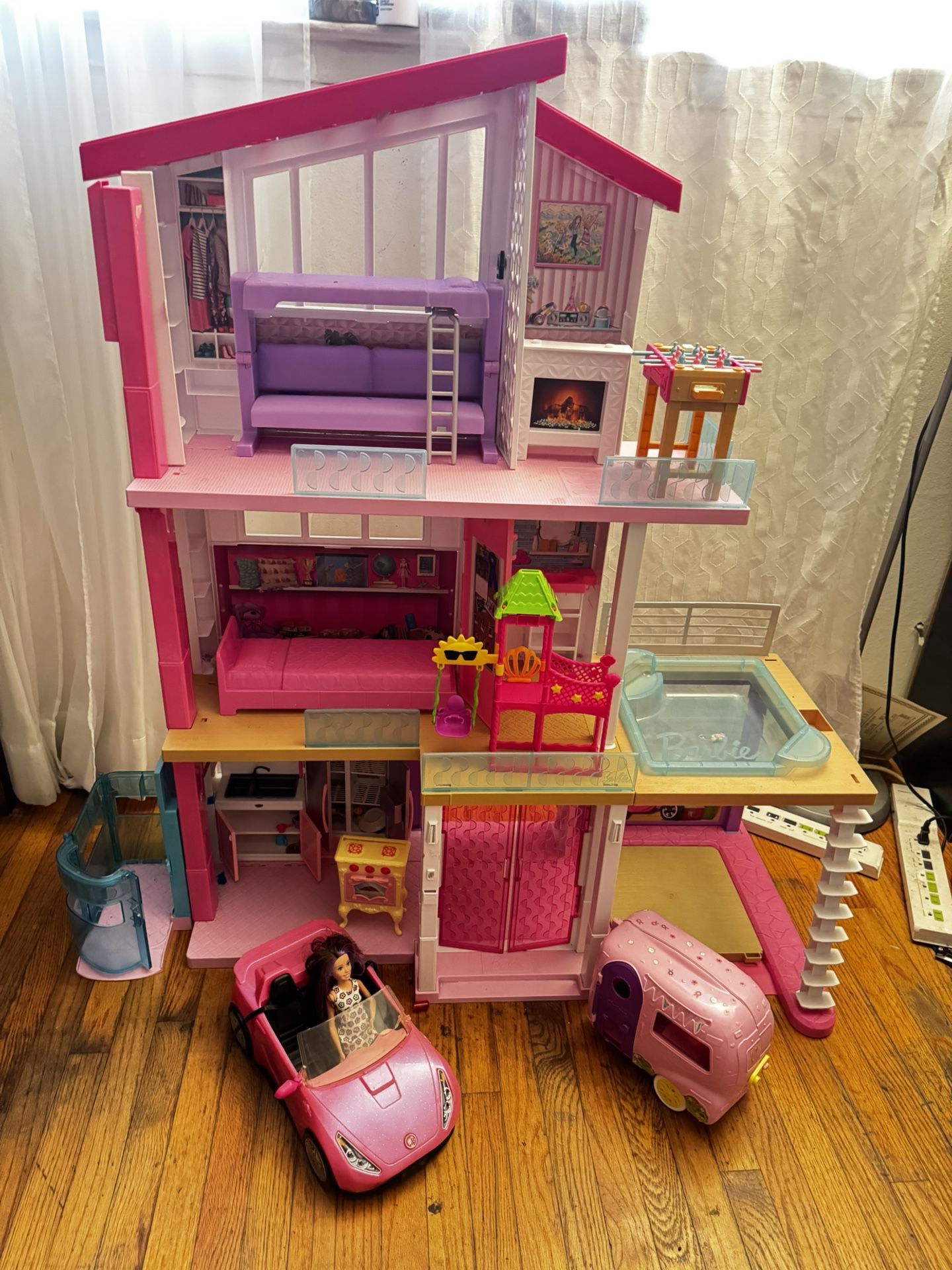 Barbie DreamHouse