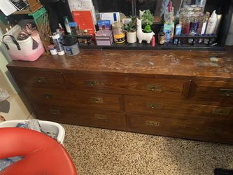 Dresser