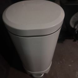 Used Diaper Pail 