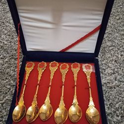 Vintage Daewood Gold-tone Collectible Spoons