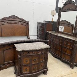 DARK BROWN SHORE BEDROOM SET Queen or King Beds Dressers Nightstands Mirrors Chests Options North Shore 