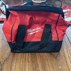 Milwaukee Bag Size Medium 
