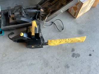 Chainsaw 14 inch. Blade wen brand electric as new