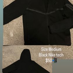 Black Nike Tech 