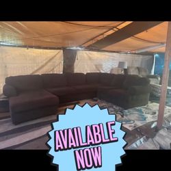 Brown couch good condition clean we sell the time delivery $40 local
