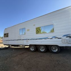 2005 Weekend Warrior Toy Hauler