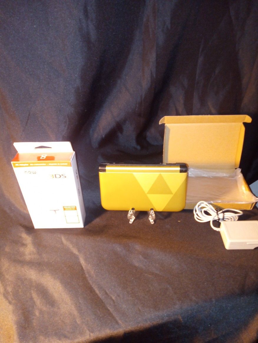 Nintendo 3DS XL Zelda Tri Force Excellent Condition