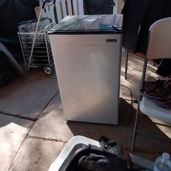 Magic Chef Fridge