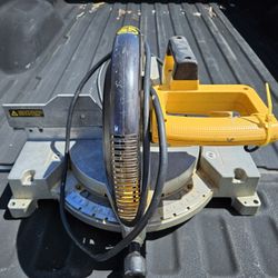 Dewalt 12" Compound Miter Saw