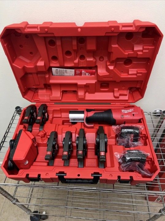 M18 Milwaukee Force Logic Press Tool