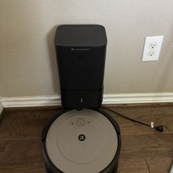 Roomba i1+ Vacuum