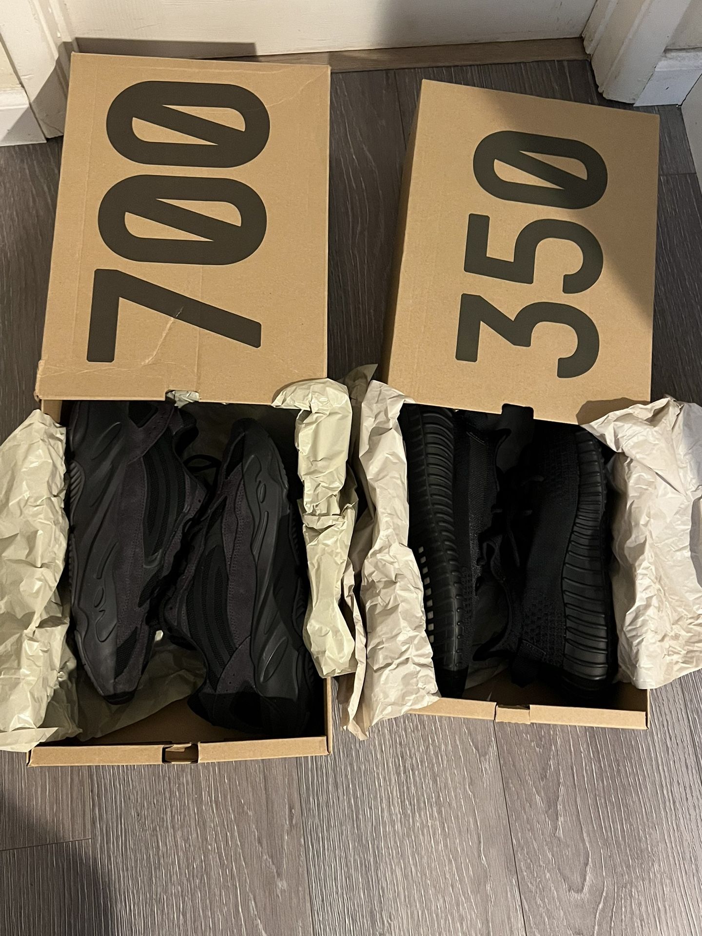 Yeezy Vanta Sz 10 And Yeezy 350 Sz 10.5
