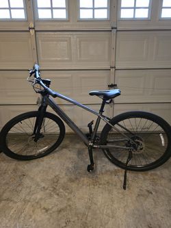 Trek Dual Sport 3 Gen 5 hybrid bike