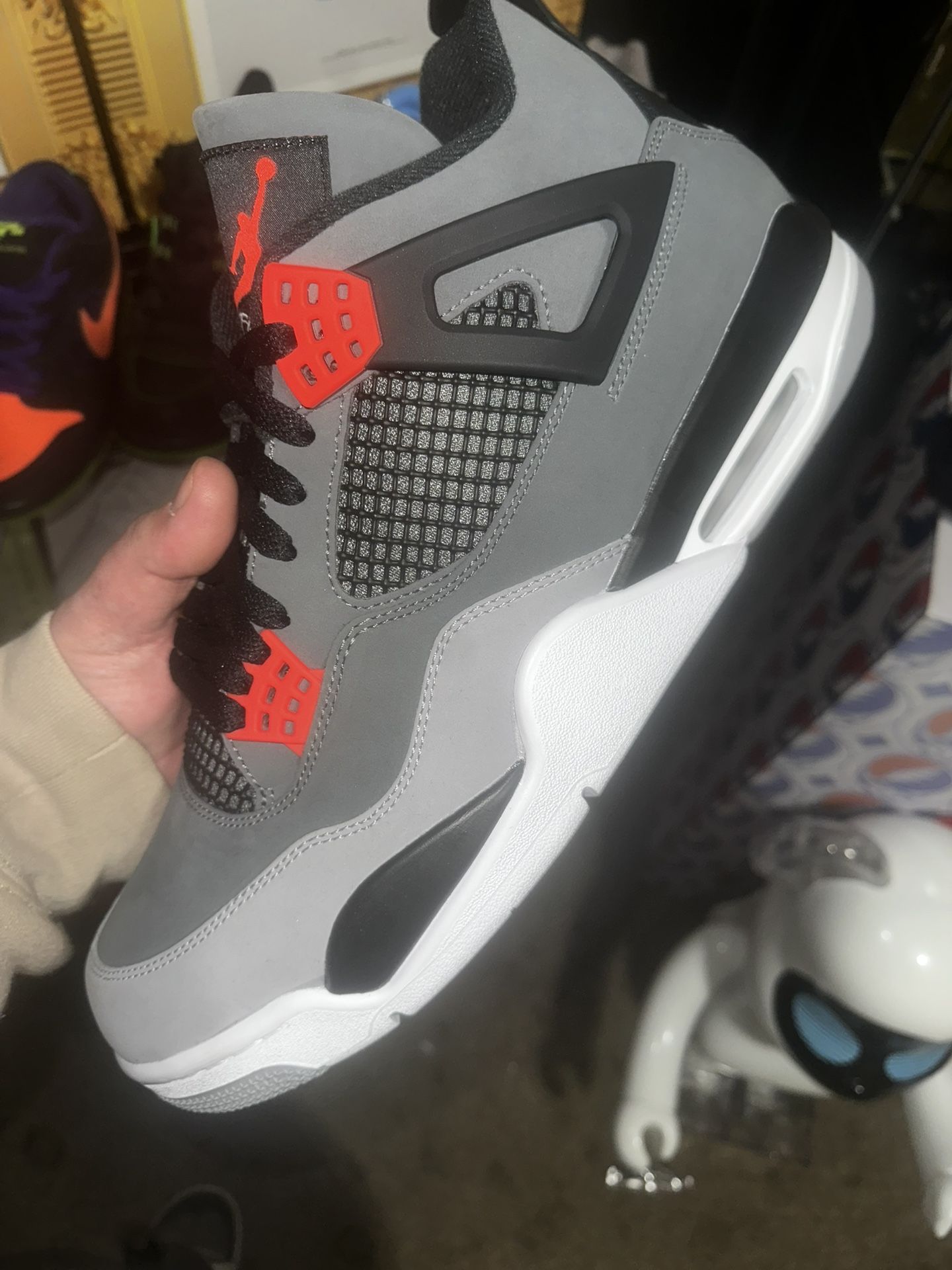 2022 Jordan 4 “Infrared” Sz 12