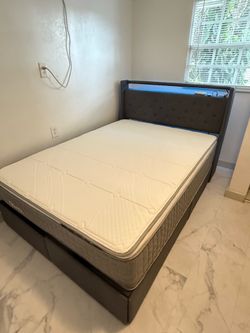 Full size bed with mattress