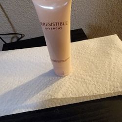 Irresistible Givenchy Hydrating Body Lotion 