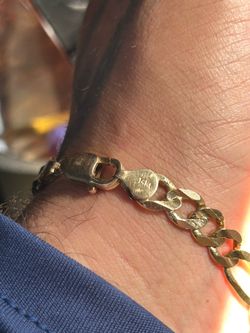 Solid 14K Yellow Gold Figaro Bracelet