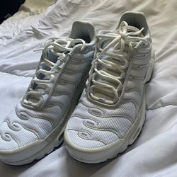 NIKE AIRMAX PLUS 