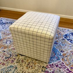 Lynwood Square Upholstered Cube Ottoman