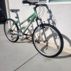 GT Mountain Bike Aluminum 