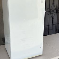 Kenmore Mini Fridge 