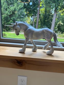 Breyer “Xavier” Mystical Unicorn - retired