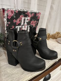 Jeffrey Campbell Booties 