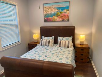 Leather queen bedroom set