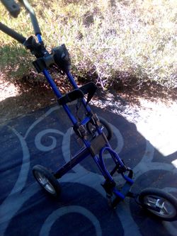 Caddie ultimax three-wheel golf caddy
