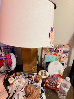2 lamps
