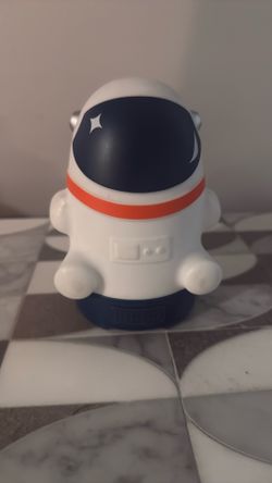 Astronaut Night Light