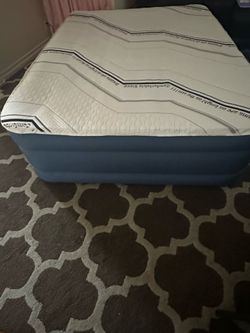 Queen air mattress