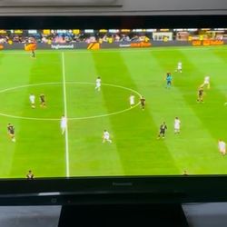 TV 40 “ PANASONIC
