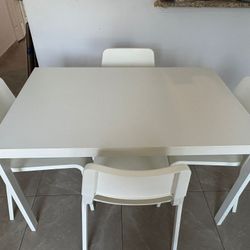 IKEA Dining Table With 4 Dining Chairs. 