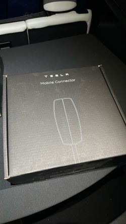 Tesla mobile connector - BRAND NEW