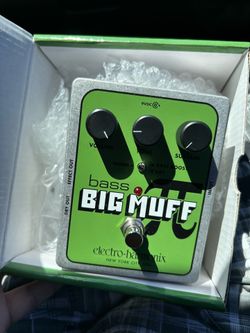 Electro-Harmonix Bass Big Muff Pi fuzz pedal