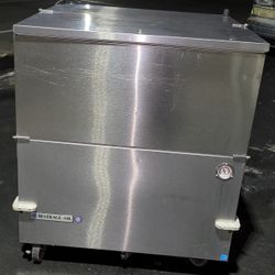 True Refrigerated Great For Catering Easy Mobile On Casters