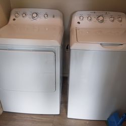 Washer And Dryer Set  Electric 