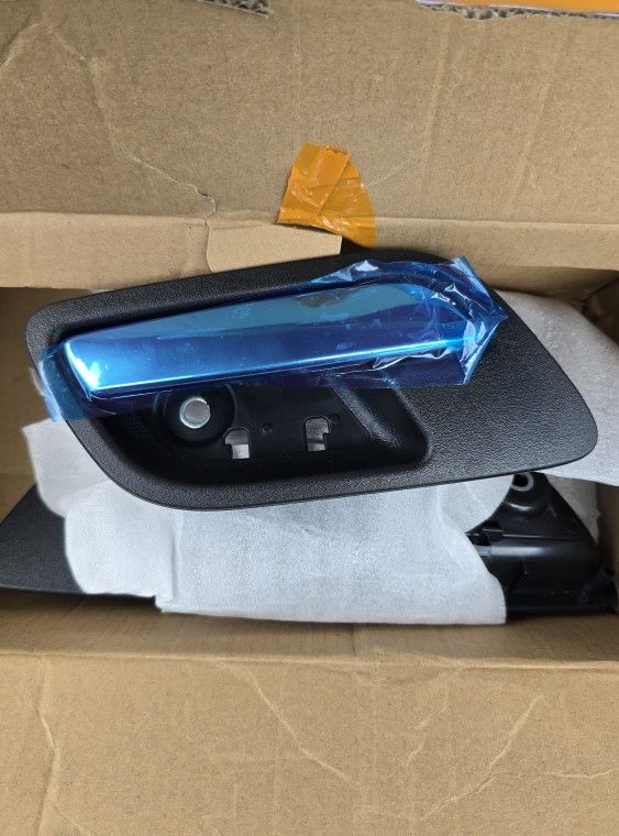 Chevrolet Avalanche Silverado Suburban Tahoe GMC Sierra Yukon Escalade 2007-2014