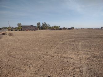 Estoy Rentando Un Terreno Medio Acre O Un Acre
