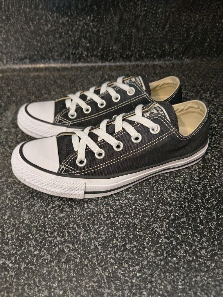 Converse Womens 6 Great Condition