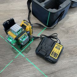 DeWalt Lazer 360 Laser Green With battery and Charger