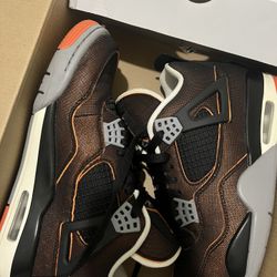Woman’s Jordan 4 Retro 
