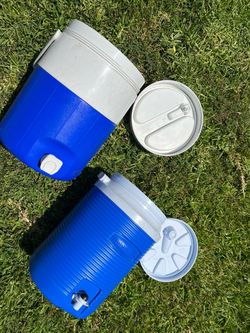 2 drinking coolers