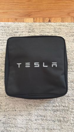 Tesla mobile charger