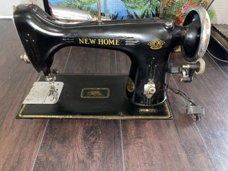 Vintage "NEW HOME" Sewing Machine VERY RARE