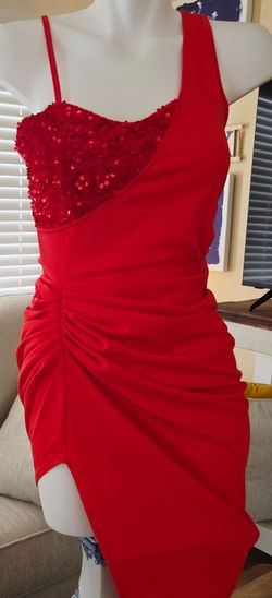 ELEGANT RED DRESS  !