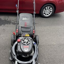 LIKE NEW Craftsman 22” RWD Self propelled Lawn Mower